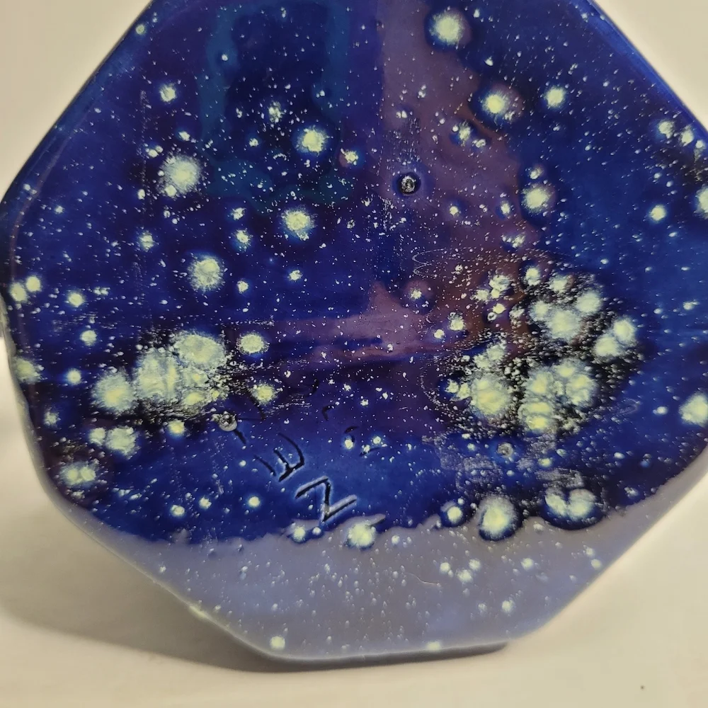 Ceramic sugar bowl with a lid. 272